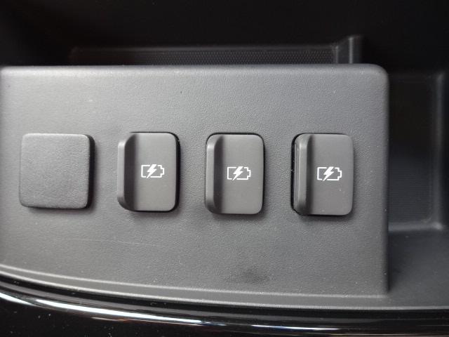 エルグランド 250ハイウェイスターS アーバンクロム ナビTV bluetooth ブルーレイ 全方位カメラ 両側電動スライドドア ドライブレコーダー 横滑り防止装置 コーナーセンサー LEDヘッドライト クルーズコントロール ETC 禁煙車 修復歴無し(27枚目)