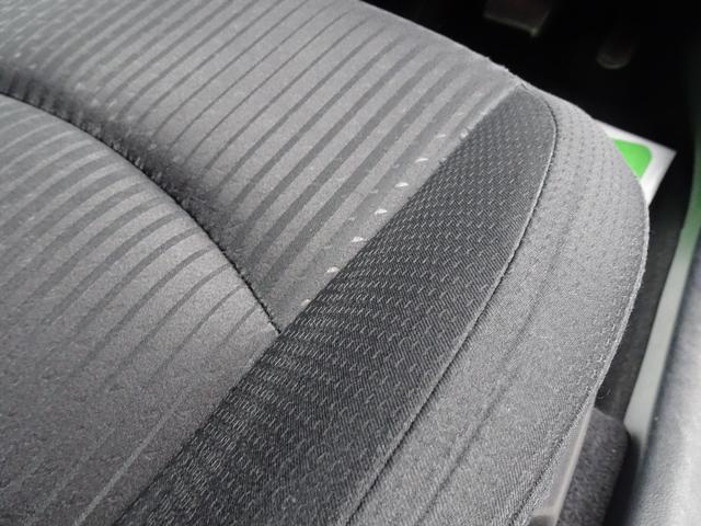 プリウス Ａ　ブレーキサポート　横滑り防止装置　車線逸脱警報装置　コーナーセンサー　純正ナビＴＶ　ｂｌｕｅｔｏｏｔｈ　バックカメラ　クルーズコントロール　オートハイビーム　ドアミラーヒーター　ＥＴＣ　スマートキー（9枚目）