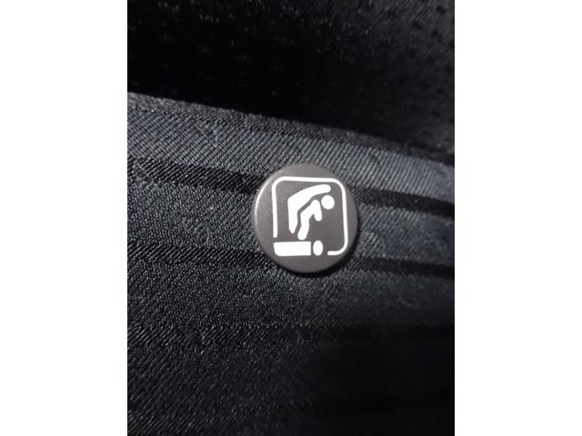 プリウス Ａ　ブレーキサポート　横滑り防止装置　車線逸脱警報装置　コーナーセンサー　純正ナビＴＶ　ｂｌｕｅｔｏｏｔｈ　バックカメラ　クルーズコントロール　オートハイビーム　ドアミラーヒーター　ＥＴＣ　スマートキー（13枚目）