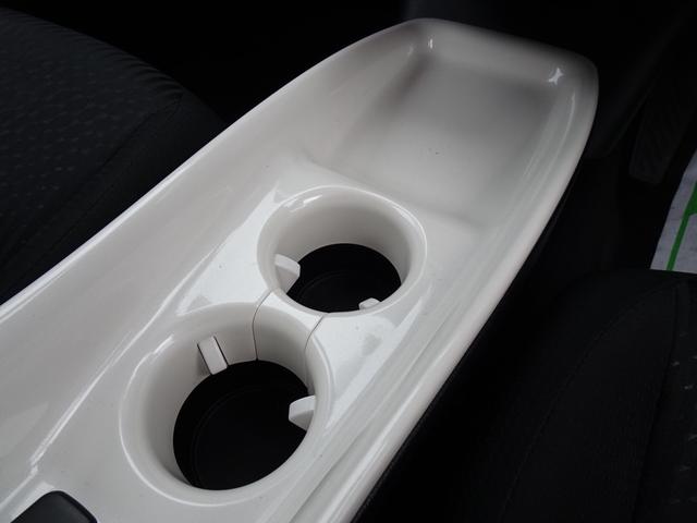 プリウス Ａ　ブレーキサポート　横滑り防止装置　車線逸脱警報装置　コーナーセンサー　純正ナビＴＶ　ｂｌｕｅｔｏｏｔｈ　バックカメラ　クルーズコントロール　オートハイビーム　ドアミラーヒーター　ＥＴＣ　スマートキー（22枚目）