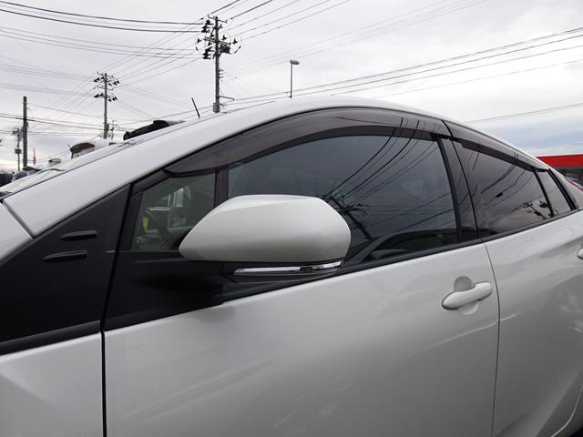 プリウス Ａ　ブレーキサポート　横滑り防止装置　車線逸脱警報装置　コーナーセンサー　純正ナビＴＶ　ｂｌｕｅｔｏｏｔｈ　バックカメラ　クルーズコントロール　オートハイビーム　ドアミラーヒーター　ＥＴＣ　スマートキー（49枚目）