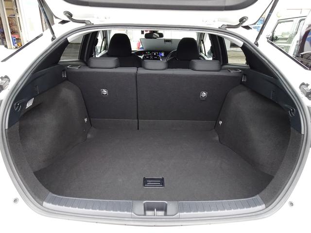 プリウス Ａ　ブレーキサポート　横滑り防止装置　車線逸脱警報装置　コーナーセンサー　純正ナビＴＶ　ｂｌｕｅｔｏｏｔｈ　バックカメラ　クルーズコントロール　オートハイビーム　ドアミラーヒーター　ＥＴＣ　スマートキー（53枚目）