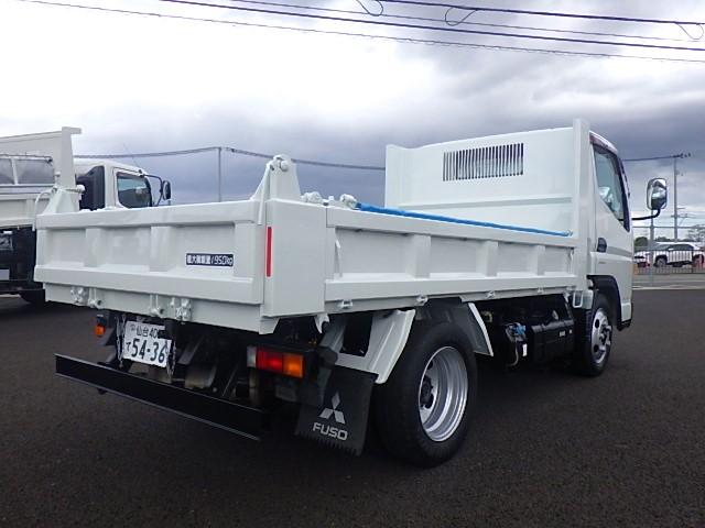 キャンター 　Ｈ２７年式　三菱ふそう　　低床ダンプ　手動シート付　　走行３３，３４０ｋｍ　検切れナンバー付（4枚目）