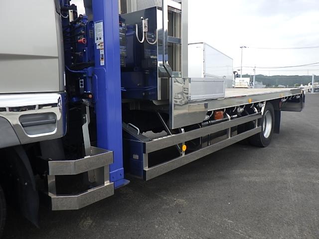 ファイター 　Ｒ２年式　２７０ＰＳ　カスタム仕様増トンセルフタダノクレーン警報仕様（定格荷重指示装置付き）ラジコン付き走行時ブーム前方格納（10枚目）
