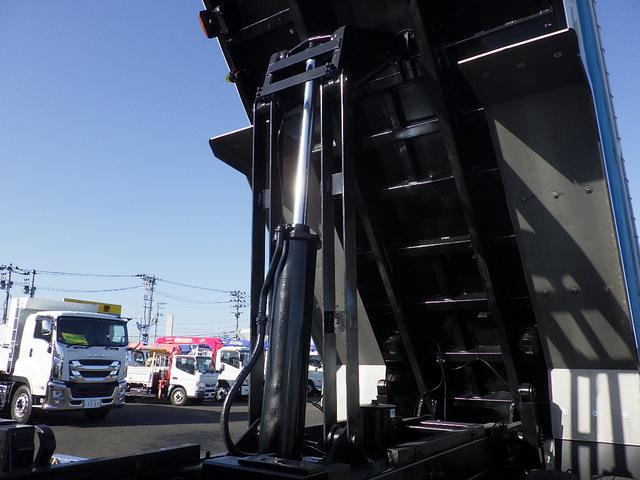 スーパーグレート 　１０ｔＦゲートダンプ新明和　８．５ｔ積載荷台寸　４７６０×２１４０ＭＴ７速　３８０ＰＳ（24枚目）