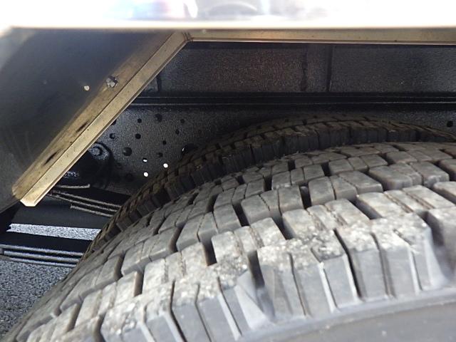 ファイター 　ワイド超ロング　アルミブロック　荷台寸：６２０×２２２×５９ｃｍ検切ナンバー付　４ｔ平　３，２５０ｋｇ積　スタンション　あおり高さ５９ｃｍ（6枚目）