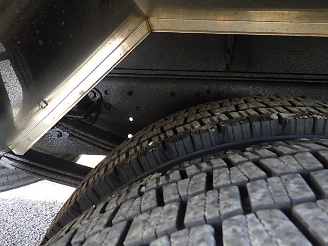 ファイター 　ワイド超ロング　アルミブロック　荷台寸：６２０×２２２×５９ｃｍ検切ナンバー付　４ｔ平　３，２５０ｋｇ積　スタンション　あおり高さ５９ｃｍ（8枚目）