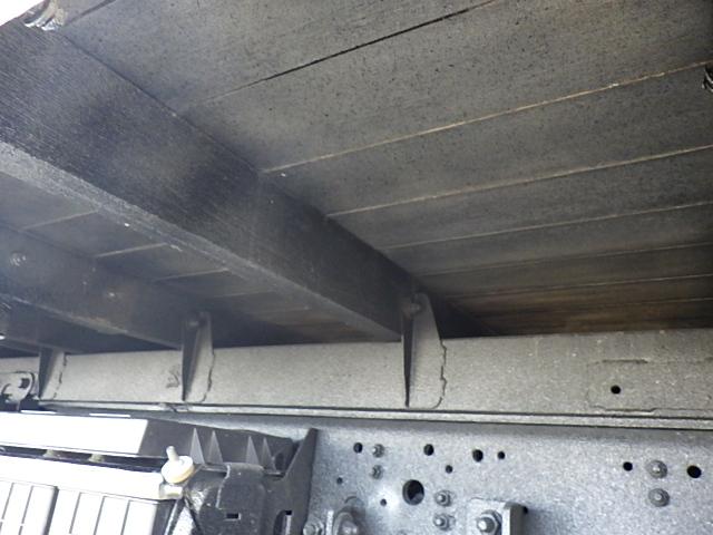 ファイター 　ワイド超ロング　アルミブロック　荷台寸：６２０×２２２×５９ｃｍ検切ナンバー付　４ｔ平　３，２５０ｋｇ積　スタンション　あおり高さ５９ｃｍ（13枚目）