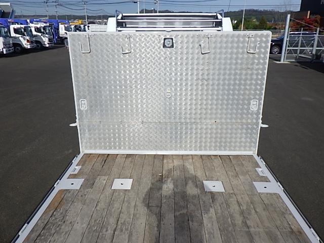 ファイター 　ワイド超ロング　アルミブロック　荷台寸：６２０×２２２×５９ｃｍ検切ナンバー付　４ｔ平　３，２５０ｋｇ積　スタンション　あおり高さ５９ｃｍ（17枚目）