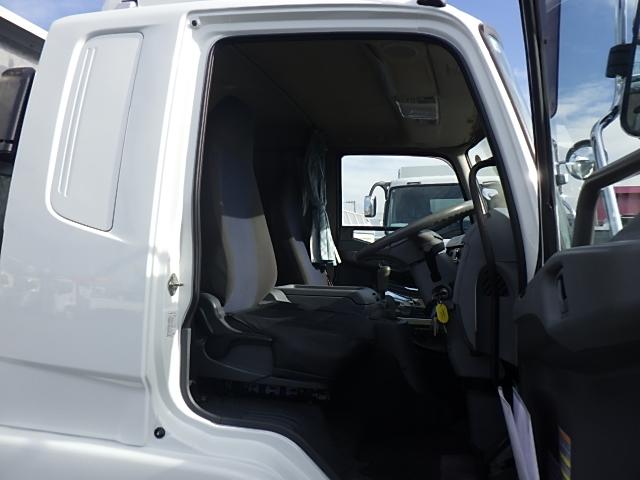 ファイター 　ワイド超ロング　アルミブロック　荷台寸：６２０×２２２×５９ｃｍ検切ナンバー付　４ｔ平　３，２５０ｋｇ積　スタンション　あおり高さ５９ｃｍ（25枚目）