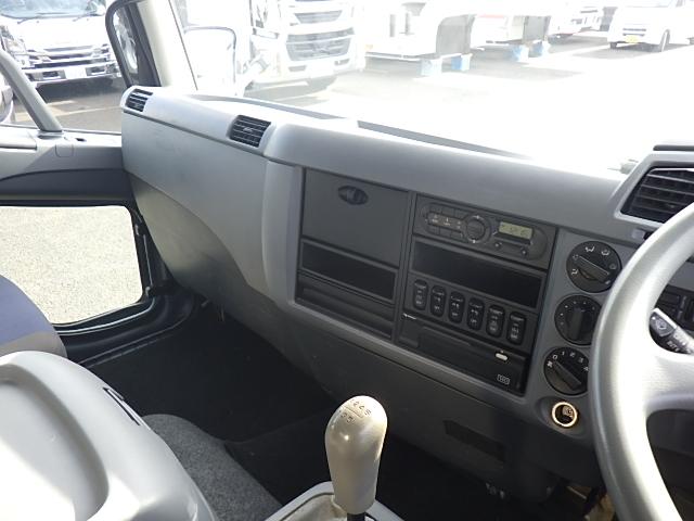 ファイター 　ワイド超ロング　アルミブロック　荷台寸：６２０×２２２×５９ｃｍ検切ナンバー付　４ｔ平　３，２５０ｋｇ積　スタンション　あおり高さ５９ｃｍ（29枚目）