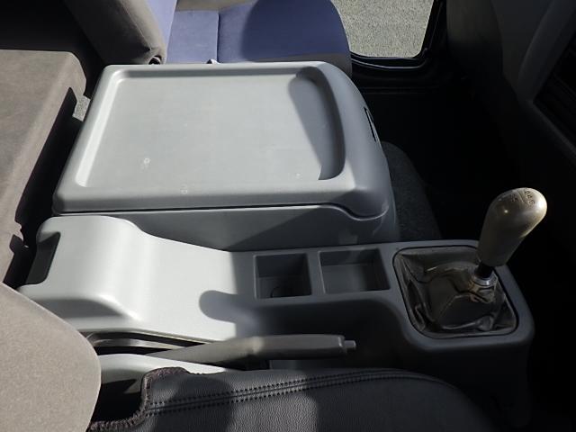 ファイター 　ワイド超ロング　アルミブロック　荷台寸：６２０×２２２×５９ｃｍ検切ナンバー付　４ｔ平　３，２５０ｋｇ積　スタンション　あおり高さ５９ｃｍ（30枚目）