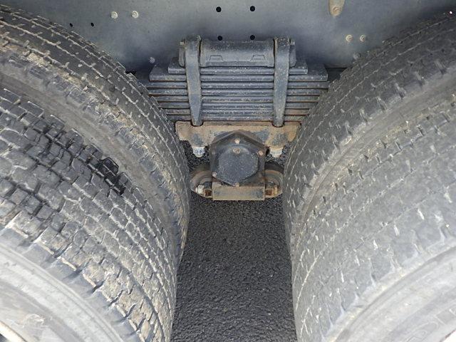 クオン 　ＵＤクオン　１０ｔ土砂ダンプ　極東開発工業　９．３ｔ積載　荷台寸Ｌ５１０×Ｗ２２０×Ｈ５０　ＭＴ７速（8枚目）