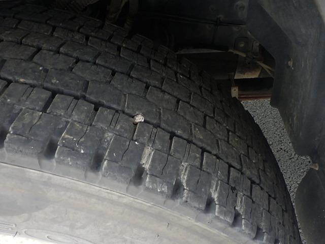 クオン 　ＵＤクオン　１０ｔ土砂ダンプ　極東開発工業　９．３ｔ積載　荷台寸Ｌ５１０×Ｗ２２０×Ｈ５０　ＭＴ７速（9枚目）