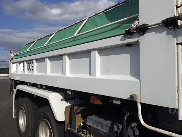 クオン 　ＵＤクオン　１０ｔ土砂ダンプ　極東開発工業　９．３ｔ積載　荷台寸Ｌ５１０×Ｗ２２０×Ｈ５０　ＭＴ７速（13枚目）