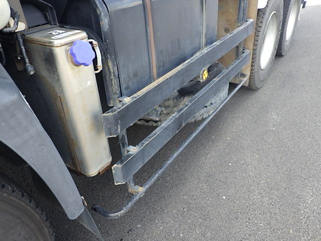 クオン 　ＵＤクオン　１０ｔ土砂ダンプ　極東開発工業　９．３ｔ積載　荷台寸Ｌ５１０×Ｗ２２０×Ｈ５０　ＭＴ７速（15枚目）