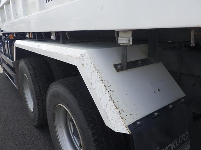 クオン 　ＵＤクオン　１０ｔ土砂ダンプ　極東開発工業　９．３ｔ積載　荷台寸Ｌ５１０×Ｗ２２０×Ｈ５０　ＭＴ７速（18枚目）