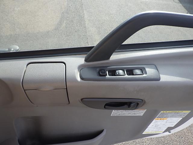 クオン 　ＵＤクオン　１０ｔ土砂ダンプ　極東開発工業　９．３ｔ積載　荷台寸Ｌ５１０×Ｗ２２０×Ｈ５０　ＭＴ７速（21枚目）