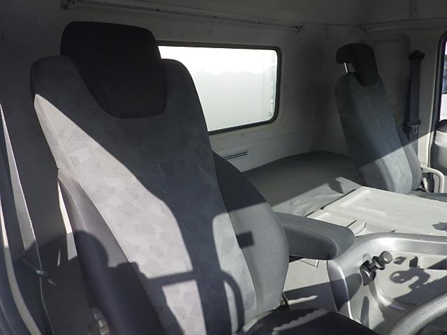 クオン 　ＵＤクオン　１０ｔ土砂ダンプ　極東開発工業　９．３ｔ積載　荷台寸Ｌ５１０×Ｗ２２０×Ｈ５０　ＭＴ７速（22枚目）