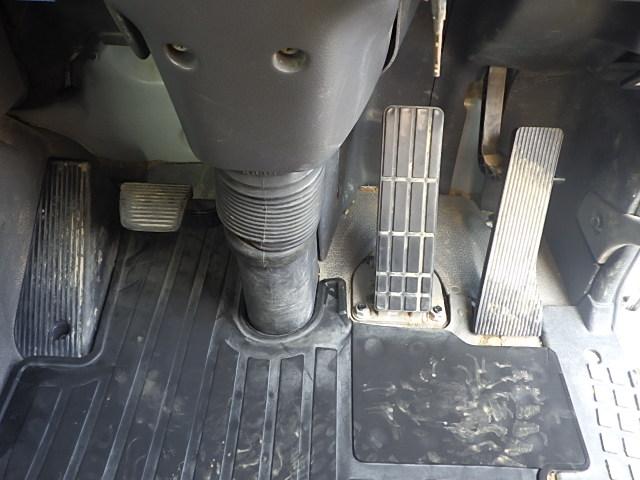 クオン 　ＵＤクオン　１０ｔ土砂ダンプ　極東開発工業　９．３ｔ積載　荷台寸Ｌ５１０×Ｗ２２０×Ｈ５０　ＭＴ７速（24枚目）