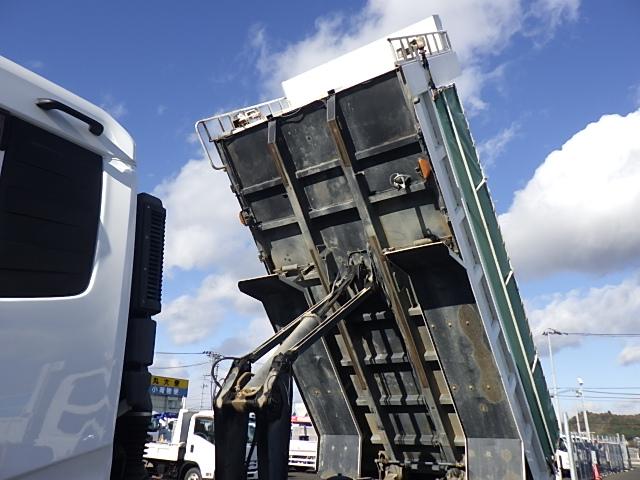 クオン 　ＵＤクオン　１０ｔ土砂ダンプ　極東開発工業　９．３ｔ積載　荷台寸Ｌ５１０×Ｗ２２０×Ｈ５０　ＭＴ７速（36枚目）