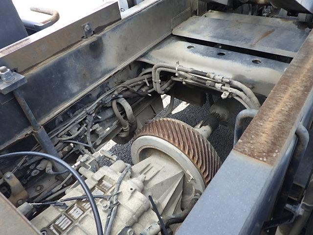 クオン 　ＵＤクオン　１０ｔ土砂ダンプ　極東開発工業　９．３ｔ積載　荷台寸Ｌ５１０×Ｗ２２０×Ｈ５０　ＭＴ７速（40枚目）