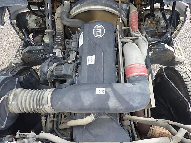 クオン 　ＵＤクオン　１０ｔ土砂ダンプ　極東開発工業　９．３ｔ積載　荷台寸Ｌ５１０×Ｗ２２０×Ｈ５０　ＭＴ７速（43枚目）