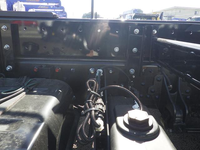 ファイター 　４ｔ脱着式コンテナ車　極東開発工業フックロール　バックモニター　ＥＴＣ　メッキフロントバンパーコーナーパネルミラーカバーアームロール箱（瑞穂）ボディ内寸：３６００×１９１０×１１７０ｍｍ８．０立米（8枚目）