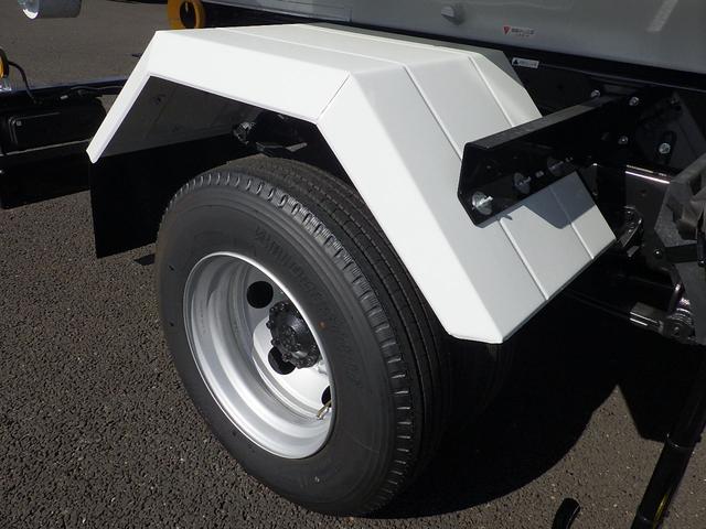 ファイター 　４ｔ脱着式コンテナ車　極東開発工業フックロール　バックモニター　ＥＴＣ　アームロール箱（瑞穂）　ボディ内寸：３６００×１９１０×１１７０ｍｍ８．０立米　メッキフロントバンパーコーナーパネルミラーカバー（24枚目）