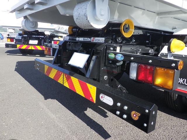 ファイター 　４ｔ脱着式コンテナ車　極東開発工業フックロール　バックモニター　ＥＴＣ　アームロール箱（瑞穂）　ボディ内寸：３６００×１９１０×１１７０ｍｍ８．０立米　メッキフロントバンパーコーナーパネルミラーカバー（28枚目）