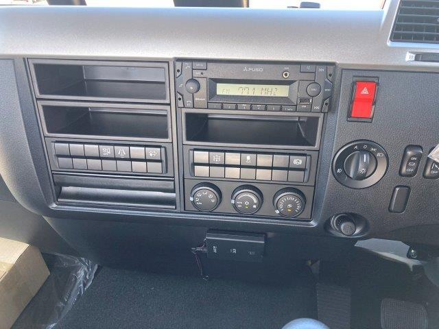 ファイター 　４ｔ脱着式コンテナ車　極東開発工業フックロール　バックモニター　ＥＴＣ　アームロール箱（瑞穂）　ボディ内寸：３６００×１９１０×１１７０ｍｍ８．０立米　メッキフロントバンパーコーナーパネルミラーカバー（53枚目）