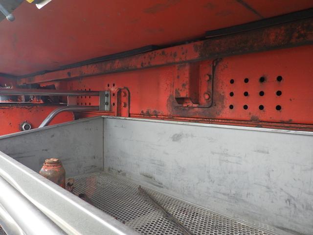 ギガ 　大型深ダンプ　４５．５４立米荷台寸：Ｌ９００×Ｗ２３０×Ｈ２１７ｃｍ（8枚目）