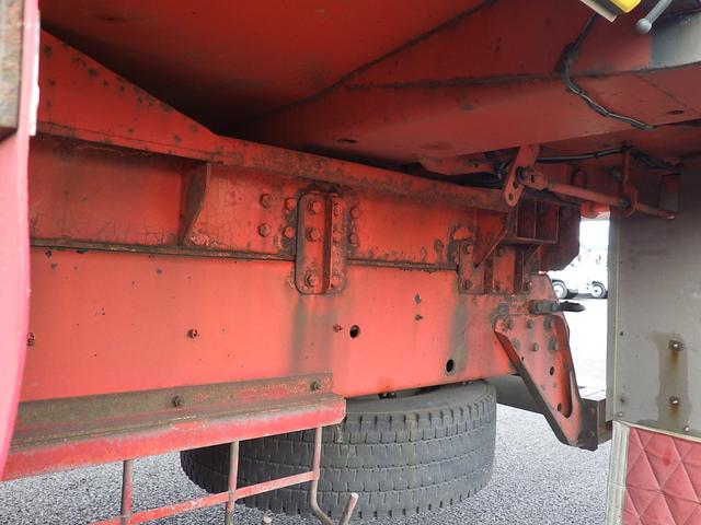 ギガ 　大型深ダンプ　４５．５４立米荷台寸：Ｌ９００×Ｗ２３０×Ｈ２１７ｃｍ（10枚目）