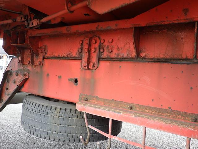 ギガ 　大型深ダンプ　４５．５４立米荷台寸：Ｌ９００×Ｗ２３０×Ｈ２１７ｃｍ（11枚目）