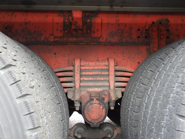 ギガ 　大型深ダンプ　４５．５４立米荷台寸：Ｌ９００×Ｗ２３０×Ｈ２１７ｃｍ（12枚目）