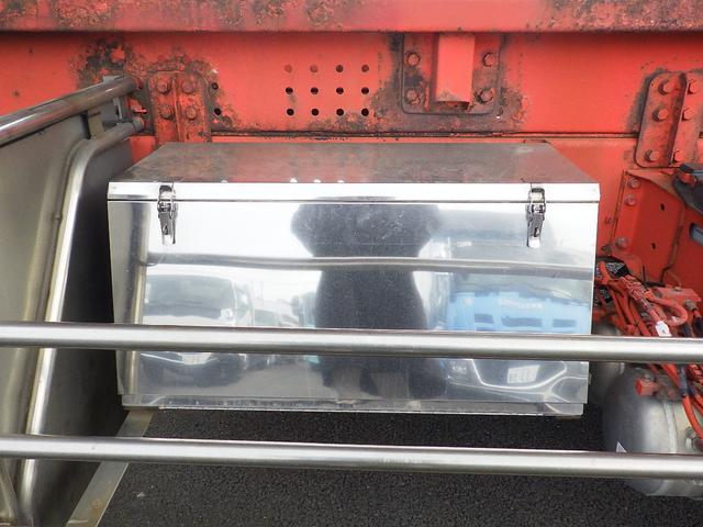 ギガ 　大型深ダンプ　４５．５４立米荷台寸：Ｌ９００×Ｗ２３０×Ｈ２１７ｃｍ（27枚目）