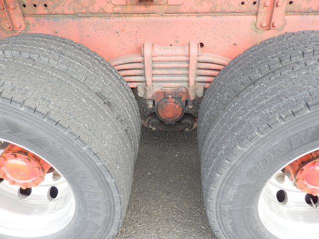 ギガ 　大型深ダンプ　４５．５４立米荷台寸：Ｌ９００×Ｗ２３０×Ｈ２１７ｃｍ（29枚目）