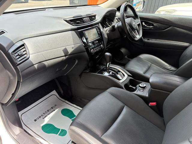 エクストレイル ２０Ｘｉ　後期型／切替４ＷＤ／プロパイロット／エマージェンシーブレーキ／Ｂｌｕｅｔｏｏｔｈ対応ＳＤナビＴＶ／全方位カメラ／パワーバックドア／デジタルインナーミラー／ＬＥＤヘッドライト／ＥＴＣ／１８インチＡＷ（11枚目）