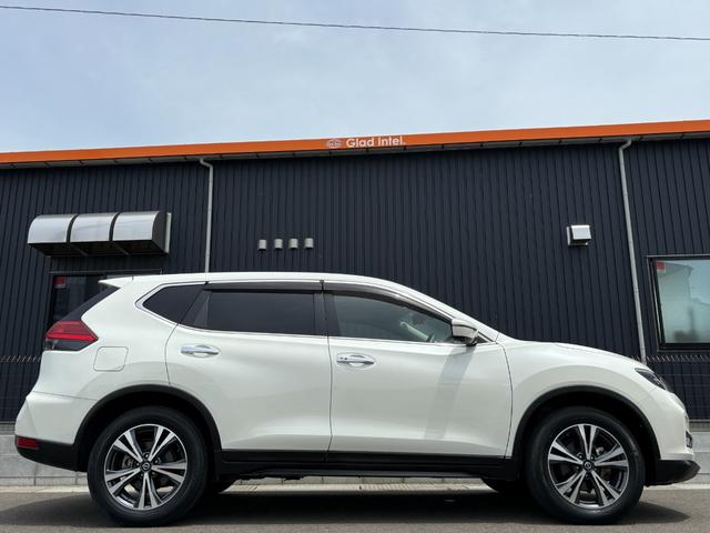 エクストレイル ２０Ｘｉ　後期型／切替４ＷＤ／プロパイロット／エマージェンシーブレーキ／Ｂｌｕｅｔｏｏｔｈ対応ＳＤナビＴＶ／全方位カメラ／パワーバックドア／デジタルインナーミラー／ＬＥＤヘッドライト／ＥＴＣ／１８インチＡＷ（33枚目）