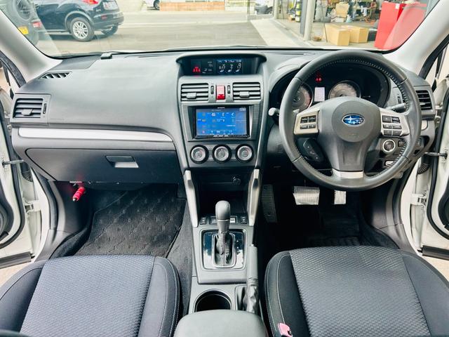 フォレスター ２．０ｉ－Ｌ　アイサイト　４ＷＤ／Ｂｌｕｅｔｏｏｔｈ対応ＳＤナビＴＶ／バックカメラ／パワーシート／シートヒーター／スマートキー／パドルシフト／ステアスイッチ／ＨＩＤヘッドライト／コーナーセンサー／ＥＴＣ／１７ＡＷ／ルーフレール（12枚目）