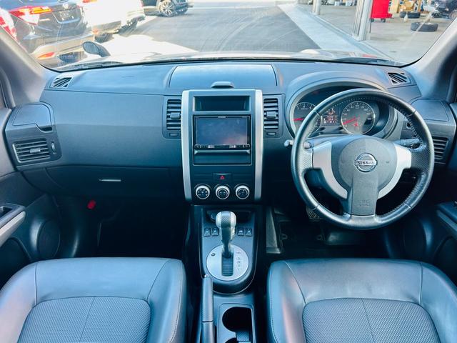 エクストレイル ２０Ｘ　切替４ＷＤ／Ｂｌｕｅｔｏｏｔｈ対応ＳＤナビＴＶ／インテリキー／シートヒーター／１７ＡＷ／フォグライト／ＥＴＣ／スマートドアロック／オートライト／カプロンシート（12枚目）