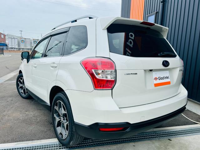 フォレスター S-リミテッド 4WD/アイサイト/SDナビTV/バックカメラ/パワーバックドア/シートヒーター/パワーシート/パドルシフト/スマートキー/HIDヘッドライト/フォグライト/ルーフレール/ETC/18AW(5枚目)