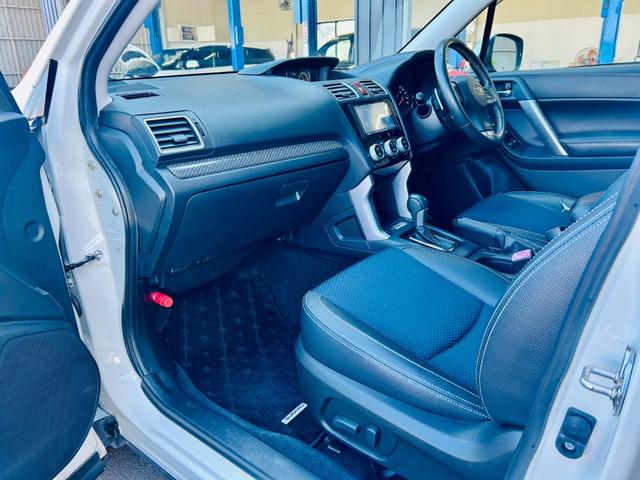 フォレスター S-リミテッド 4WD/アイサイト/SDナビTV/バックカメラ/パワーバックドア/シートヒーター/パワーシート/パドルシフト/スマートキー/HIDヘッドライト/フォグライト/ルーフレール/ETC/18AW(11枚目)