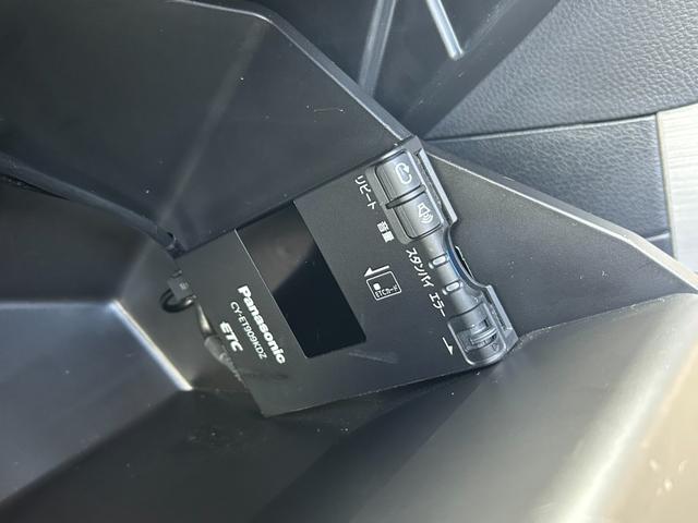 フォレスター S-リミテッド 4WD/アイサイト/SDナビTV/バックカメラ/パワーバックドア/シートヒーター/パワーシート/パドルシフト/スマートキー/HIDヘッドライト/フォグライト/ルーフレール/ETC/18AW(28枚目)