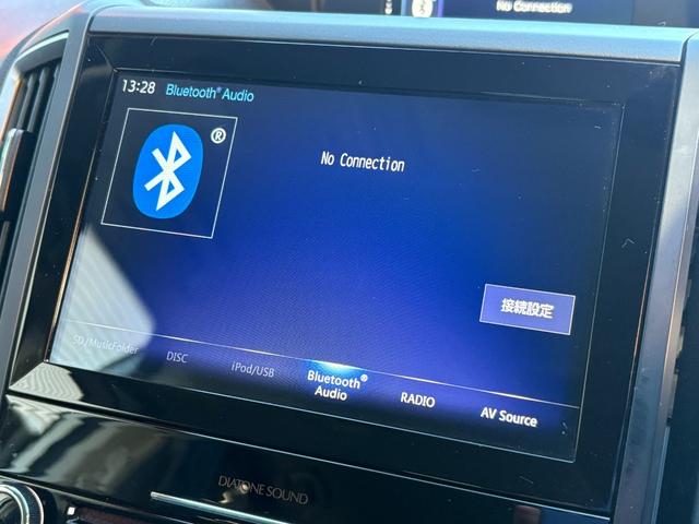 オーディオはＢｌｕｅｔｏｏｔｈ接続可能な純正８インチＳＤナビＴＶが装備！ナビ機能はもちろんの事、Ｂｌｕｅｔｏｏｔｈオーディオ、ＣＤ／ＤＶＤ再生、地デジＴＶ視聴など多機能なＳＤナビです！