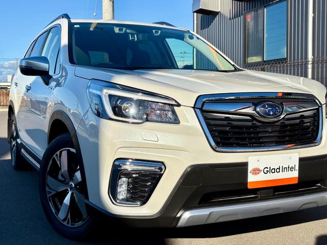 ヘッドライトとフォグライトはともにＬＥＤタイプを採用しております！ポジション球もＬＥＤとなっています！夜間の明るさはもちろんの事、発色もキレイな為、夜の見た目も良いです！