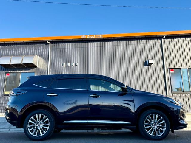 ハリアー プレミアム　アドバンスドパッケージ　４ＷＤ／Ｂｌｕｅｔｏｏｔｈ対応８型ＳＤナビＶ／ＪＢＬサウンド／全周囲カメラ／パワーバックドア／衝突軽減ブレーキ／クリアランスソナー／ハーフレザーシート／パワーシート／ＬＥＤヘッドライト＆フォグ（31枚目）