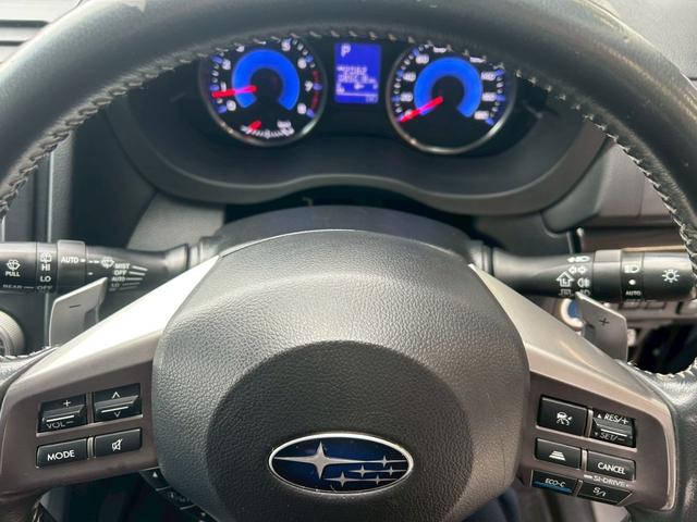 便利なパドルシフト付き！！マニュアルのようなスポーティーな走りを再現できます！また、長い坂道などのエンジンブレーキをかけれるなど、安全性もアップする装備です！