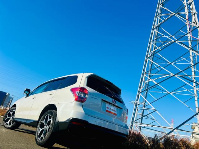 フォレスター Ｓ－リミテッド　４ＷＤ／アイサイト／Ｂｌｕｅｔｏｏｔｈ対応ＨＤＤナビＴＶ／バックカメラ／スマートキー／エンジンスターター／パドルシフト／ハーフレザーシート／パワーシート／シートヒーター／ＨＩＤヘッドライト／ＥＴＣ（8枚目）