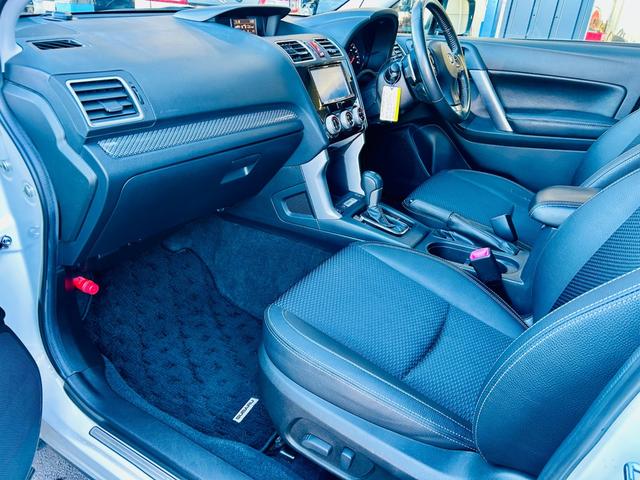 フォレスター Ｓ－リミテッド　４ＷＤ／アイサイト／Ｂｌｕｅｔｏｏｔｈ対応ＨＤＤナビＴＶ／バックカメラ／スマートキー／エンジンスターター／パドルシフト／ハーフレザーシート／パワーシート／シートヒーター／ＨＩＤヘッドライト／ＥＴＣ（11枚目）